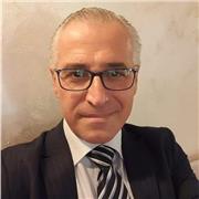 Laureato in Scienze Politiche con lode, vecchio ordinamento, disponibile ad insegnare italiano per stranieri, anche ore serali